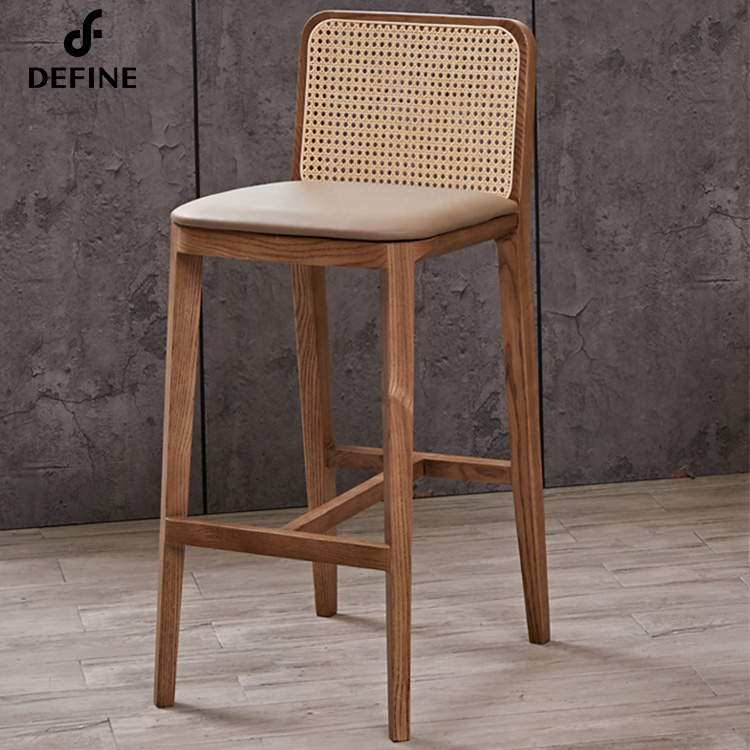 Home Bar Stools - ラグジュアリーなアメリカンラタンバーチェア、北欧風背もたれ付きハイバースツール、ホームダイニングスツール