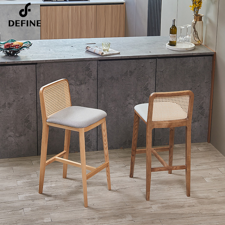 ラグジュアリーなアメリカンラタンバーチェア、北欧風背もたれ付 - Home Bar Stools のレビューと価格